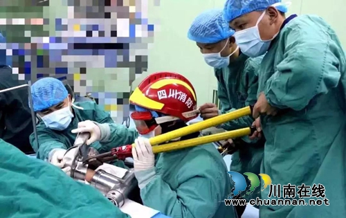泸州：悲剧上演！绞肉机“吞噬”7岁男童手掌(图2)