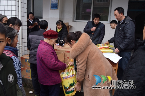 合江：三部门开展“关爱进家▪幸福驻家”走访慰问活动(图1)
