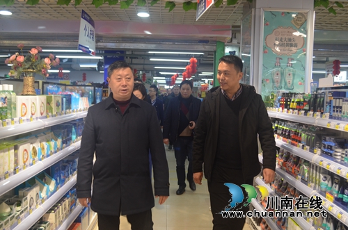 杨双全率队到泸县玉蟾街道开展岁末年初安全生产大检查(图1) 杨双全率队到泸县玉蟾街道开展岁末年初安全生产大检查(图1)