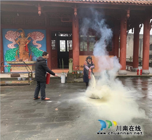 泸县海潮镇开展宗教场所应急演练(图1)