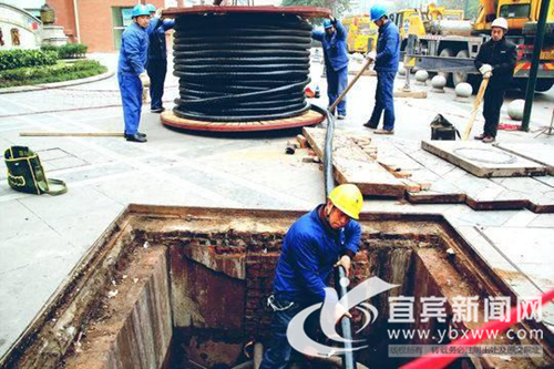 宜宾最大公交充电站投运 公交迎来电动时代(图2) 宜宾最大公交充电站投运 公交迎来电动时代(图2)