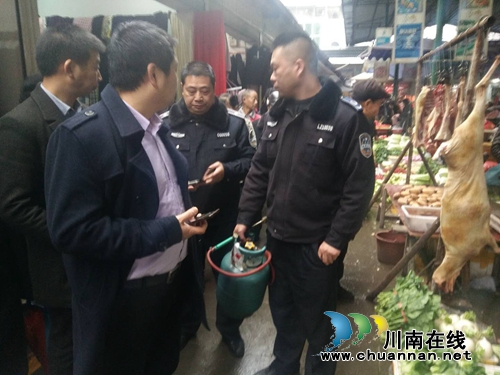 龙马潭区罗汉街道:整治商贸市场秩序 确保安全过春节(图3) 龙马潭区罗汉街道:整治商贸市场秩序 确保安全过春节(图3)