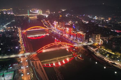 宜宾中心城区光彩工程春节期间灯光璀璨三江口(图2)