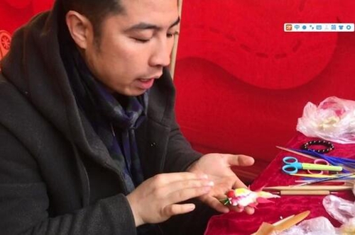 捏面塑&nbsp;印年画…到博物馆里过个不一样的新年(图2)