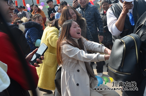 泸县太伏：乡村春节联欢会&nbsp;热闹喜庆过大年(图4)