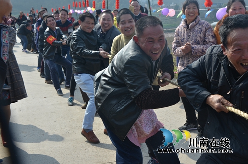 泸县太伏：乡村春节联欢会&nbsp;热闹喜庆过大年(图3)