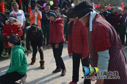 泸县太伏：乡村春节联欢会&nbsp;热闹喜庆过大年(图6)