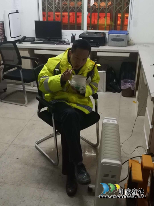 春节我在岗！泸州高速“事故交警”的一天(图5)