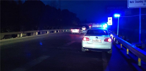 内江：小孩手指不慎被绞断&nbsp;交警接力护送就医(图1)