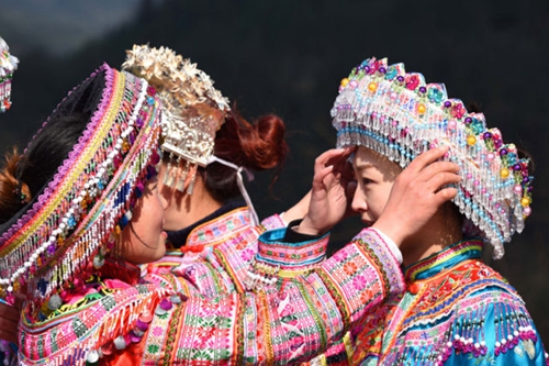 三斗米，谁为你折腰？——乌蒙山彝家苗寨夜话(图1)