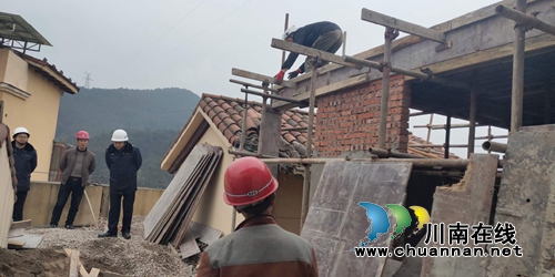 泸县城管执法局打响开年治违攻坚战(图1)