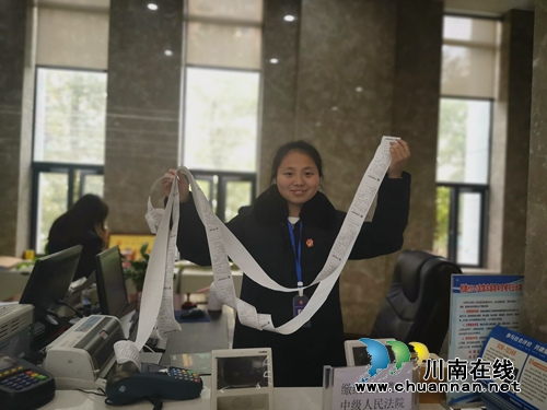 江阳区法院诉讼服务中心:上班收心聚力忙立案(图1) 江阳区法院诉讼服务中心:上班收心聚力忙立案(图1)