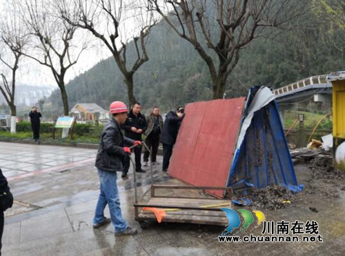 古蔺县住建局开展“春节”后市容市貌专项整治行动(图4) 古蔺县住建局开展“春节”后市容市貌专项整治行动(图4)