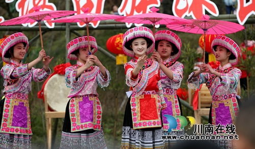 跳起舞来嗨个歌!合江苗族踩山节成“狂欢节”(图27) 跳起舞来嗨个歌!合江苗族踩山节成“狂欢节”(图27)