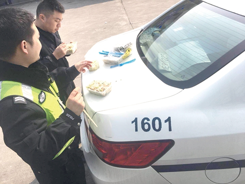 天伦之夜&nbsp;坚守岗位；团圆之时&nbsp;护佑万家(图8)