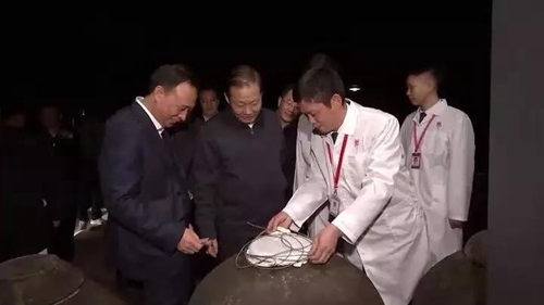 彭清华:郎酒是四川非常宝贵、不可多得的财富(图8) 彭清华:郎酒是四川非常宝贵、不可多得的财富(图8)