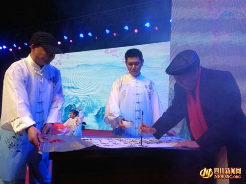 土豆南瓜麦粑上舞台 宜宾安边镇热闹迎新春(图2) 土豆南瓜麦粑上舞台 宜宾安边镇热闹迎新春(图2)