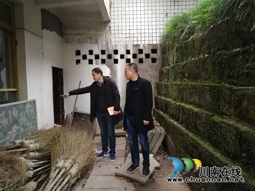合江县九支中学开展校园安全隐患大排查(图1)