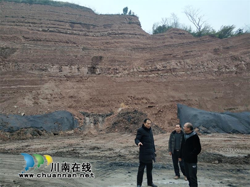 合江县开展岁末年初专项执法 护航非煤矿山顺利复工复产(图1) 合江县开展岁末年初专项执法 护航非煤矿山顺利复工复产(图1)