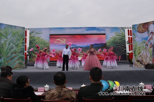 泸县:法治宣传奏响春节华章(图3) 泸县:法治宣传奏响春节华章(图3)