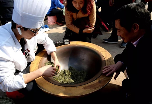 纳溪贡茶进京&nbsp;明天亮相各大媒体！(图3)