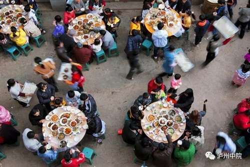 泸县：醇基燃料当成白酒喝&nbsp;多人中毒3人死亡(图1)