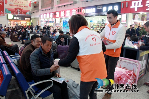 泸州龙马潭：青春志愿行&nbsp;温暖返程路(图1)