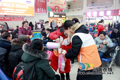 泸州龙马潭：青春志愿行&nbsp;温暖返程路(图2)