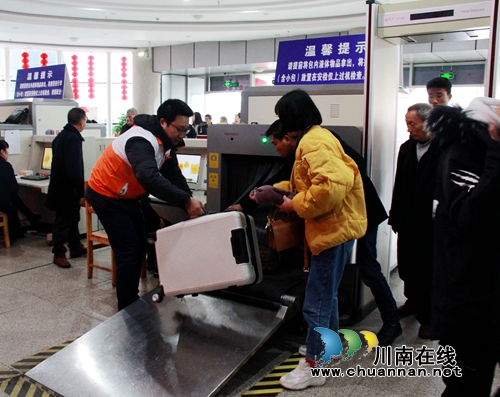 泸州龙马潭：青春志愿行&nbsp;温暖返程路(图6)