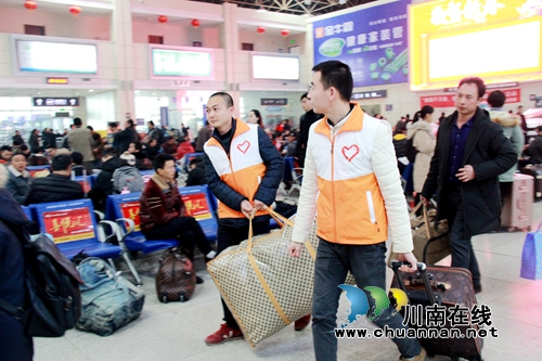 泸州龙马潭：青春志愿行&nbsp;温暖返程路(图7)