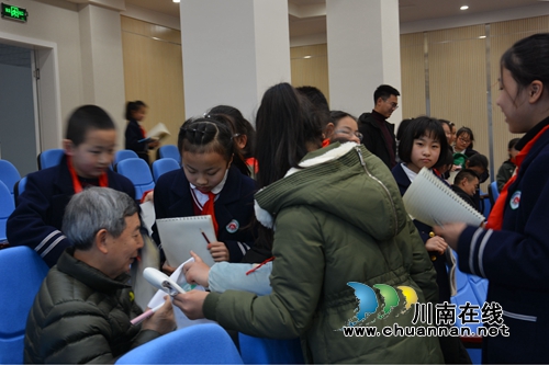 著名作家邱易东为叙永小学生“凉拌”作文破局(图4) 著名作家邱易东为叙永小学生“凉拌”作文破局(图4)