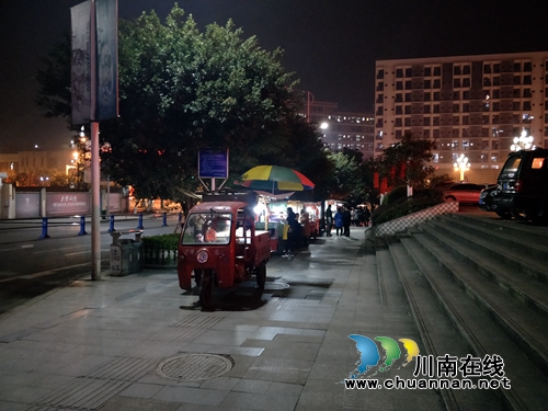 合江县合江镇对辖区内食品摊贩开展专项检查(图2)