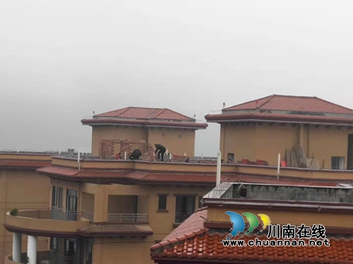 古蔺县住建局：拆除违法建设&nbsp;&nbsp;维护小区秩序(图2)