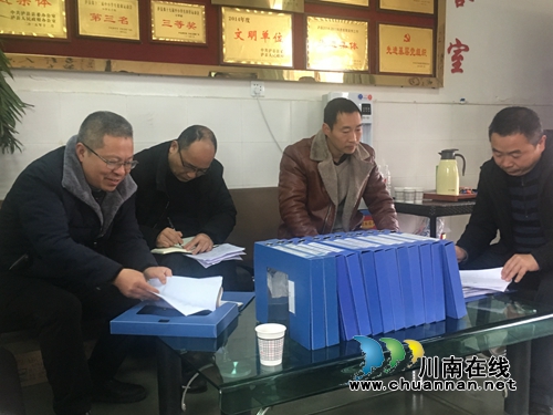 泸县教育体育局到潮河镇督导春季开学工作(图1)