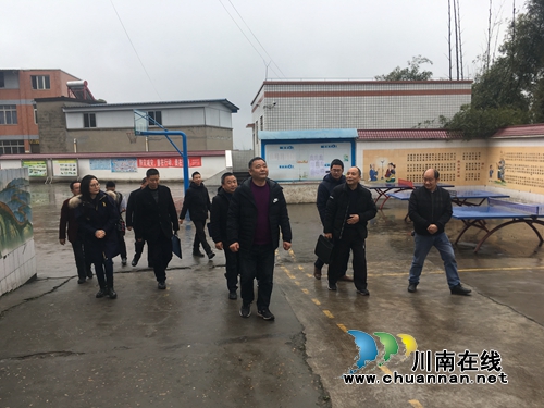 泸县教育体育局到潮河镇督导春季开学工作(图2)