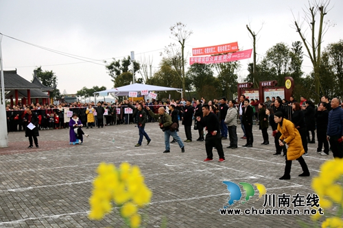 角逐力量较量智慧&nbsp;泸县举办农民工趣味运动会(图4)