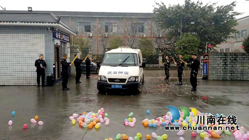 四川融通安防集团首家县级金融集中业务库正式投入营运(图1)