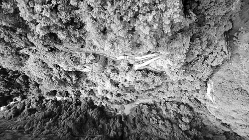 《航拍中国》第二季四川篇开播&nbsp;俯瞰大美四川(图1)