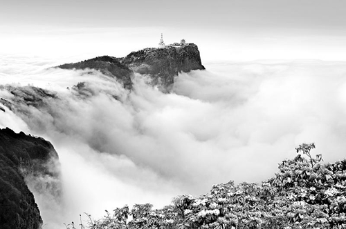 《航拍中国》第二季四川篇开播&nbsp;俯瞰大美四川(图2)