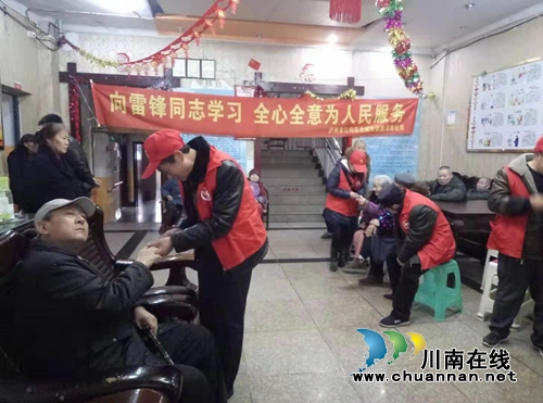 江阳区北城街道：弘扬雷锋精神&nbsp;志愿者在行动(图3)