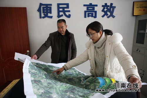 合江：驻村“美女书记”为贫困户撑起爱的天空(图1)