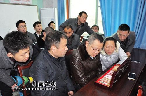 四川省优秀民警到泸州市殡仪馆讲禁毒(图6)