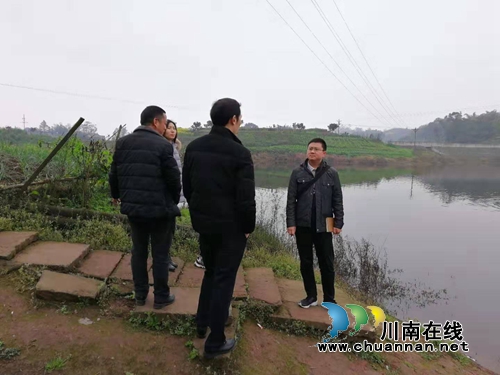 泸县生态环境局到太伏镇督导环保工作(图1)