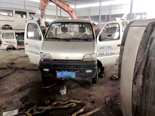 自贡两起车管违法：检测机构作弊&nbsp;车辆违法拼装(图1)