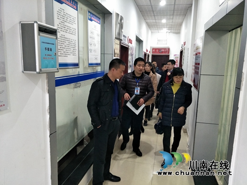 泸州市委组织部到红星街道大驿坝社区调研小区党建工作(图2)