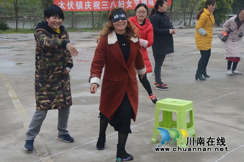 泸县太伏镇开展“三八”妇女节趣味活动(图2)