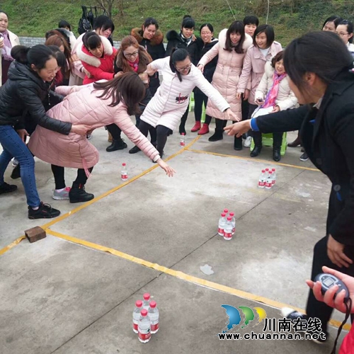 泸县太伏镇开展“三八”妇女节趣味活动(图7)