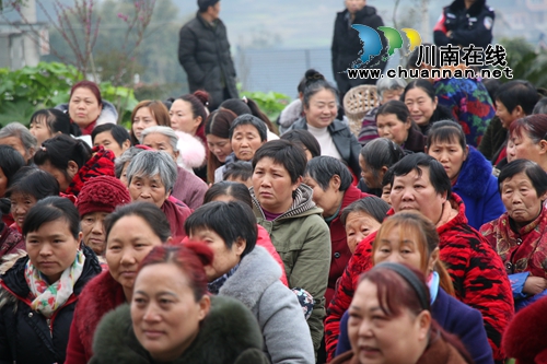 泸县潮河镇隆重举行“三八”节扶贫慰问暨先进表彰活动(图7) 泸县潮河镇隆重举行“三八”节扶贫慰问暨先进表彰活动(图7)