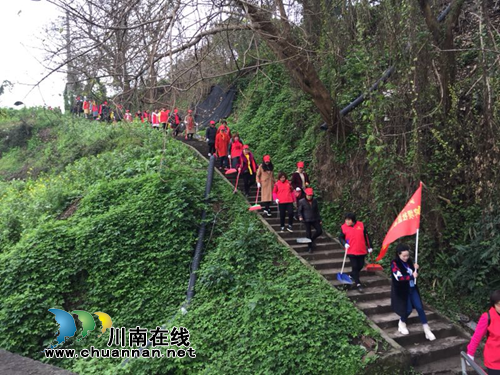 江阳区华阳街道瓦窑坝社区开展“美丽三八节，清河护岸行”志愿服务活动(图3)