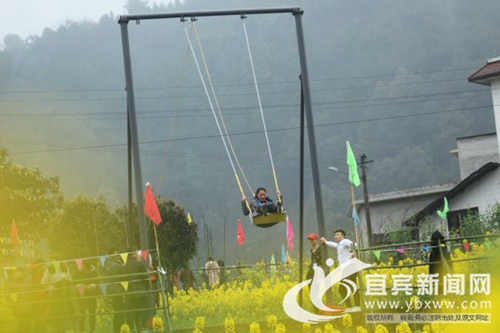品猪儿粑赏油菜花&nbsp;宜宾玉屏美食文化节开幕(图4)